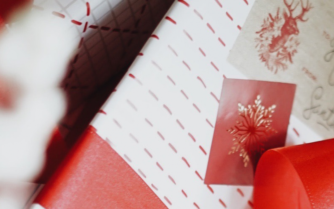 Give Branded Christmas Gifts To Your Staff